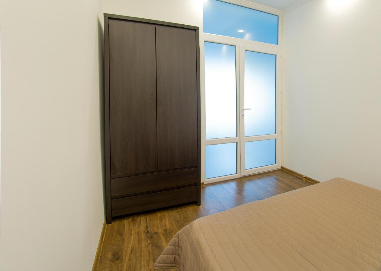 Апартаменты Магнит У Моря Odesa Exterior photo